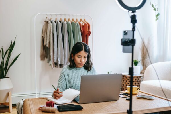influencers-and-accounting-when-to-pay-vat-and-other-taxes